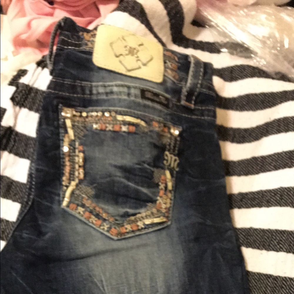 Size 29 Miss Me Bermuda’s
